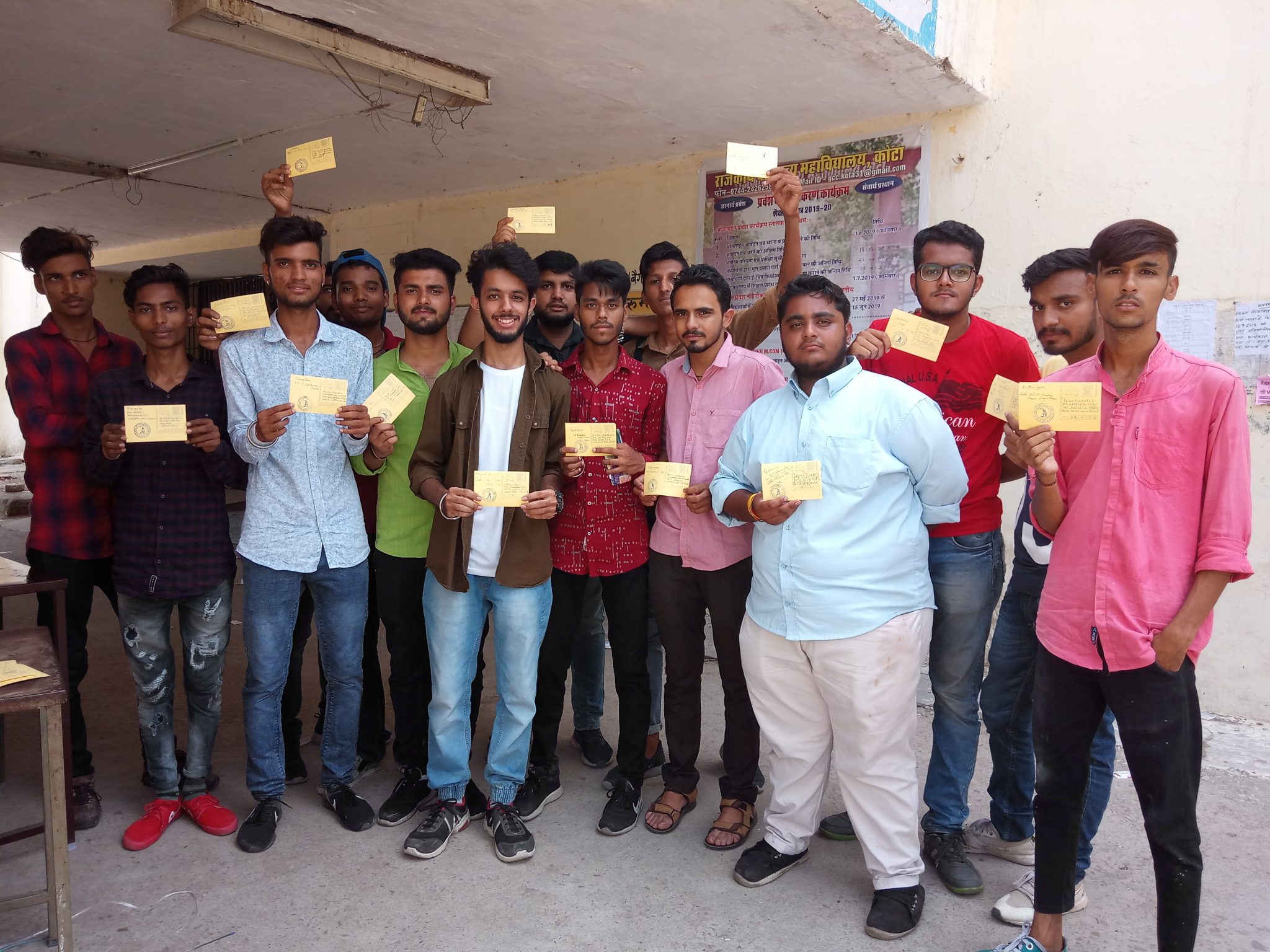 दुष्कर्मियों को फांसी हो ।