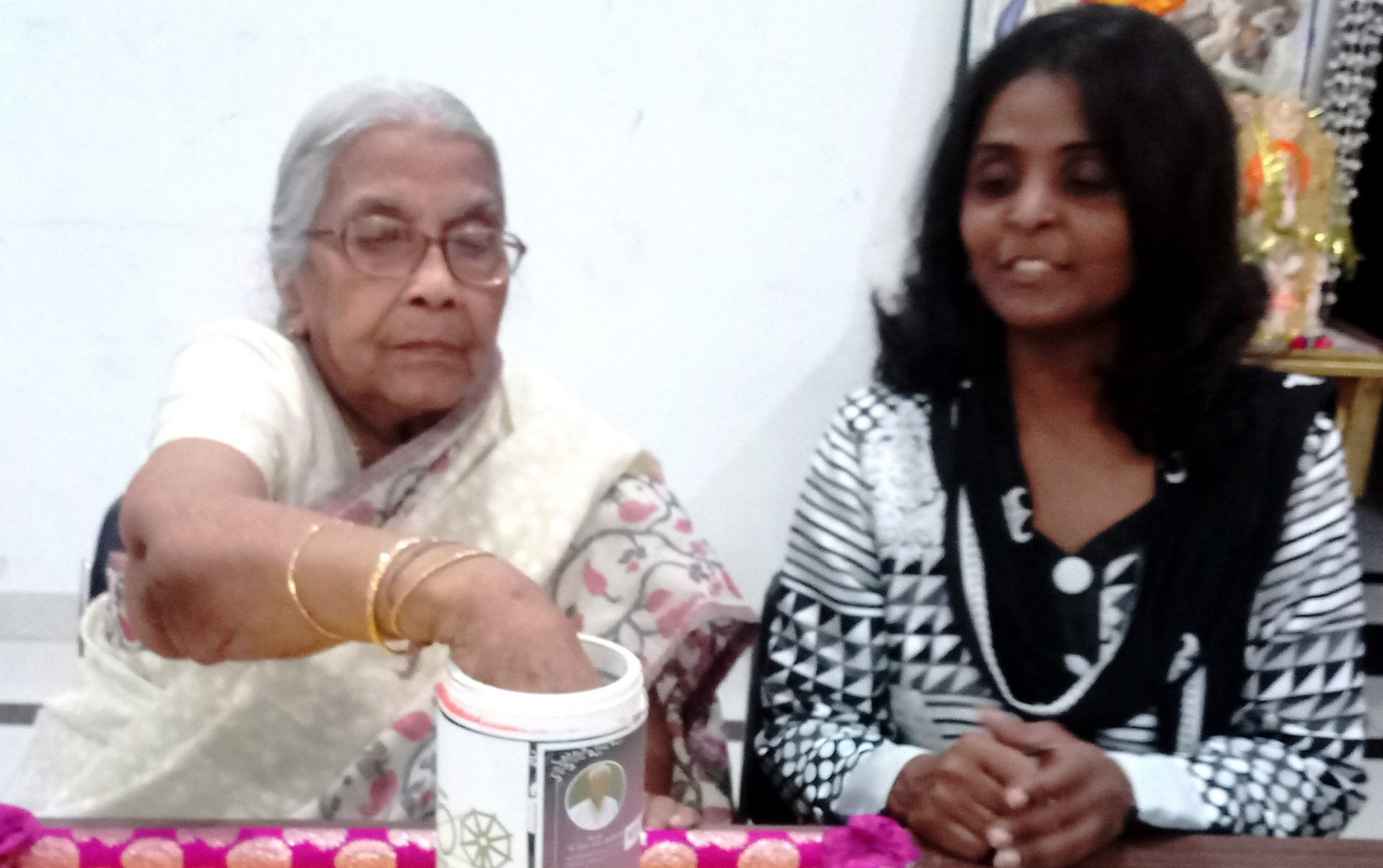 गाँधी की शिक्षाओं से समाज सुधर सकता है : प्रसन्ना भंडारी