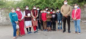 रंगबाड़ी क्षेत्र और बालाजी मंदिर परिसर में 1000 मास्को का वितरण