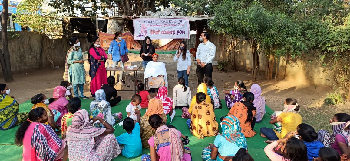 उड़िया बस्ती में हुआ घरेलू साधनों से सौंदर्य निखार विषय पर सेमिनार