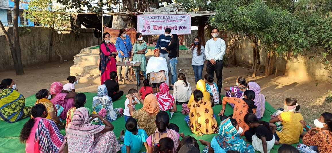 आलू, टमाटर, शक्कर, खीरा, प्याज आदि से सिखाया कैसे निखरे अपना रूप