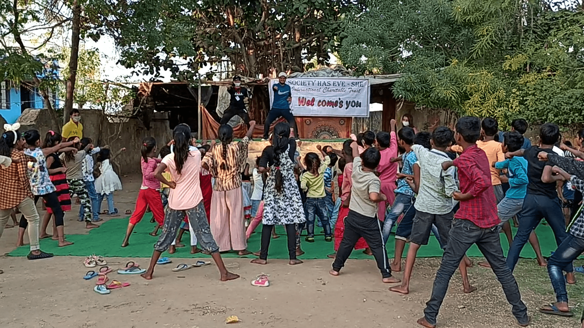 अबला का टैग हटाकर हमें सशक्त और शक्ति शाली होना होगा: ज्ञानेंद्र सिंह आमेरा