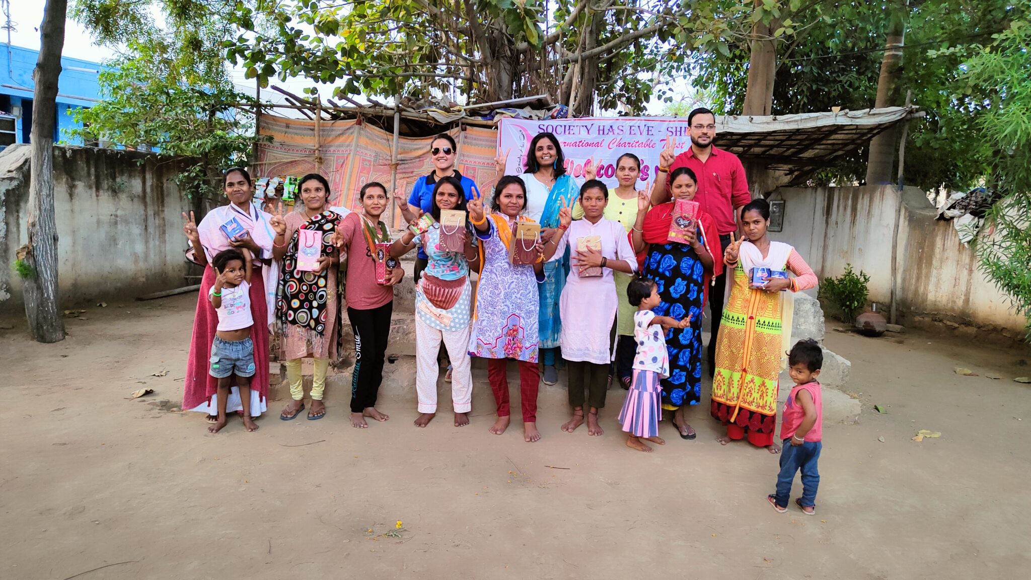 माँ-बच्चे दौड़ में गीता दुर्गा प्रथम, लक्ष्मी सुनानी द्वितीय, चित्रा चन्द्र करवार तृतीय, सुई में धागा डालने की दौड़ में इंदु प्रथम, बसंती द्वितीय, वैदही तृतीय और चम्मच- अंटी दौड़ में टिंकल प्रथम, गौरी तांडी द्वितीय, चन्द्र करवार तृतीय स्थान पर रही |